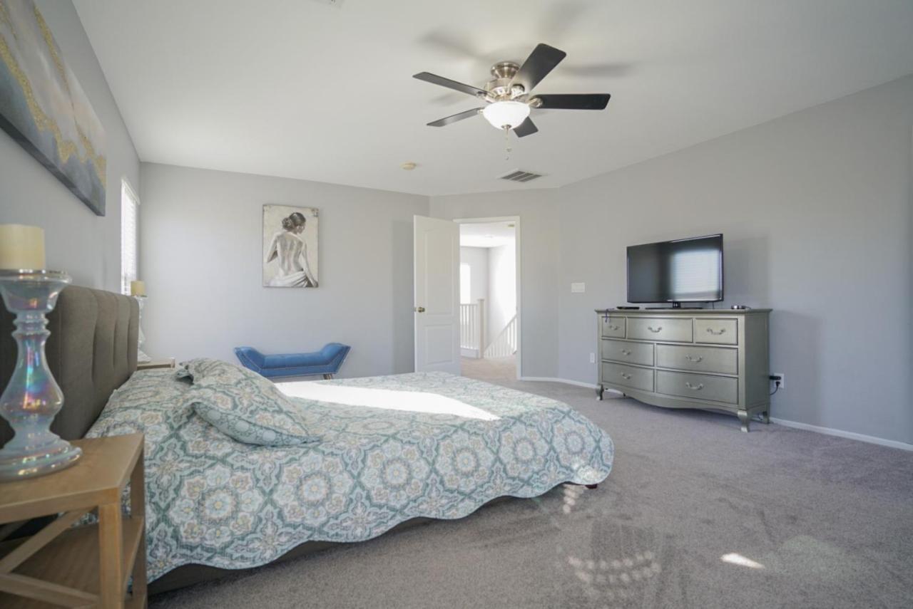 2400sqft House 6beds 3bath Pool Table Bbq